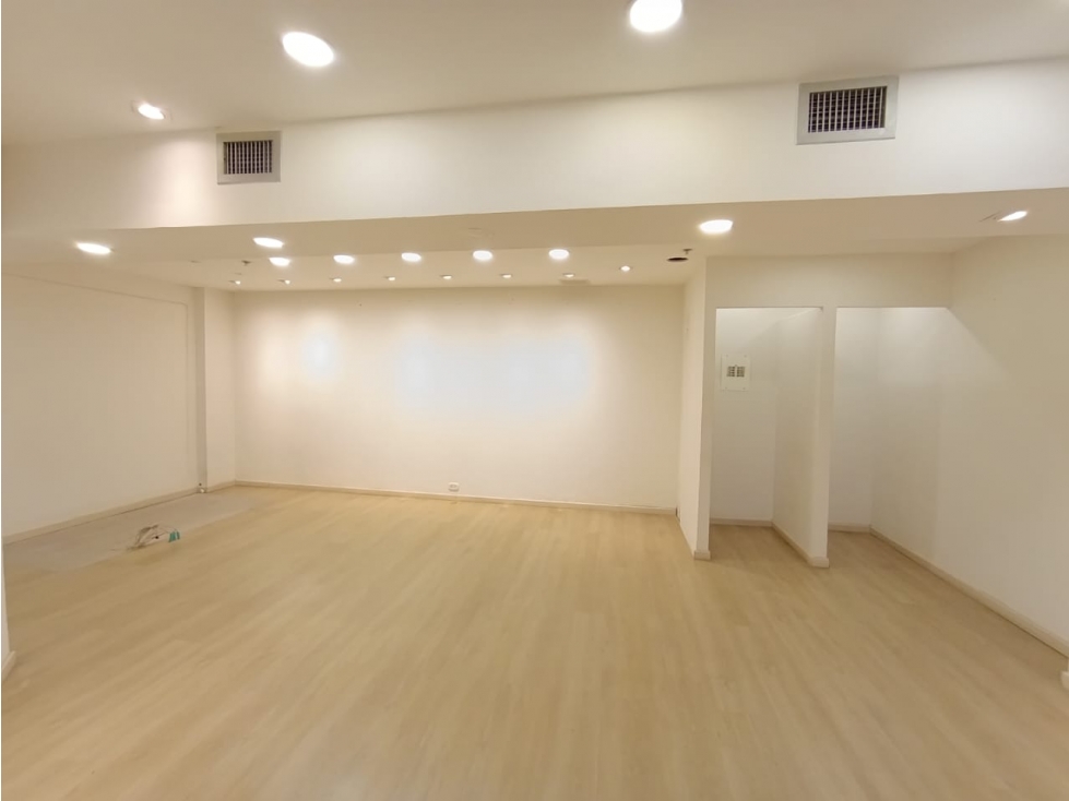 Arriendo de local comercial, centro comercial Unicentro - Medellín