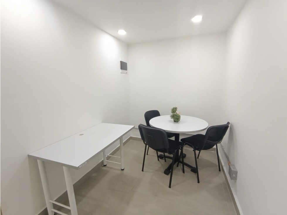 Arriendo de oficina o local comercial en Ciudad Del Rio — foto 2