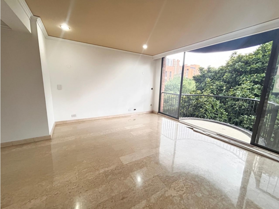 Arriendo apartamento en el Poblado, sector Milla de Oro — foto 2