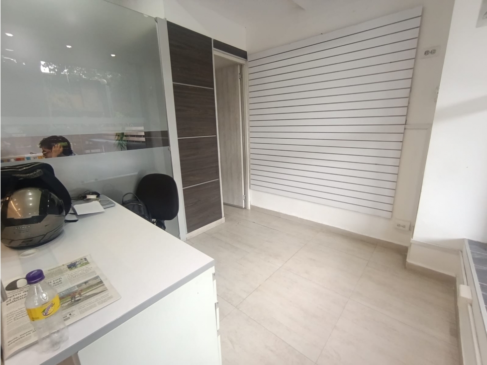 Arriendo Oficina o Local comercial en Medellin, sector Estadio — foto 4