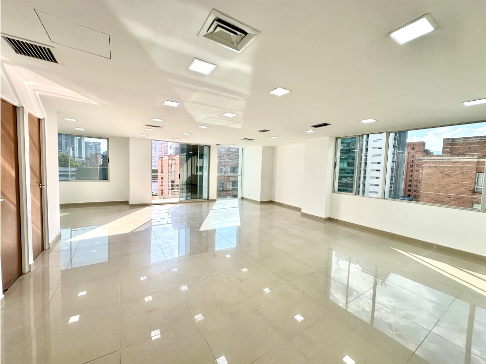 Arriendo Oficina en Milla de Oro - Medellín — foto 4