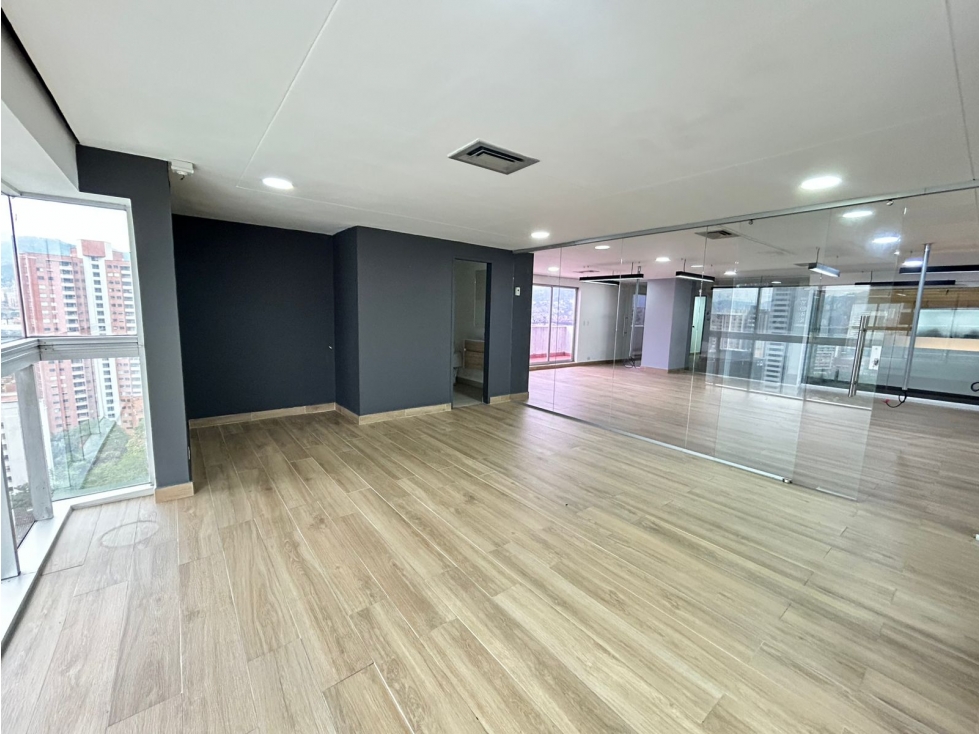Arriendo oficina en el Poblado, Sector El Campestre — foto 4