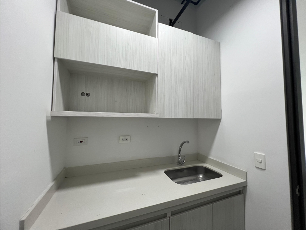 Arriendo de Oficina en Milla de Oro - Medellín — foto 6