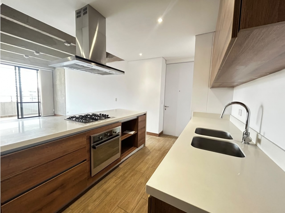 Venta de apartamento en el Poblado, sector ciudad del río. — foto 4