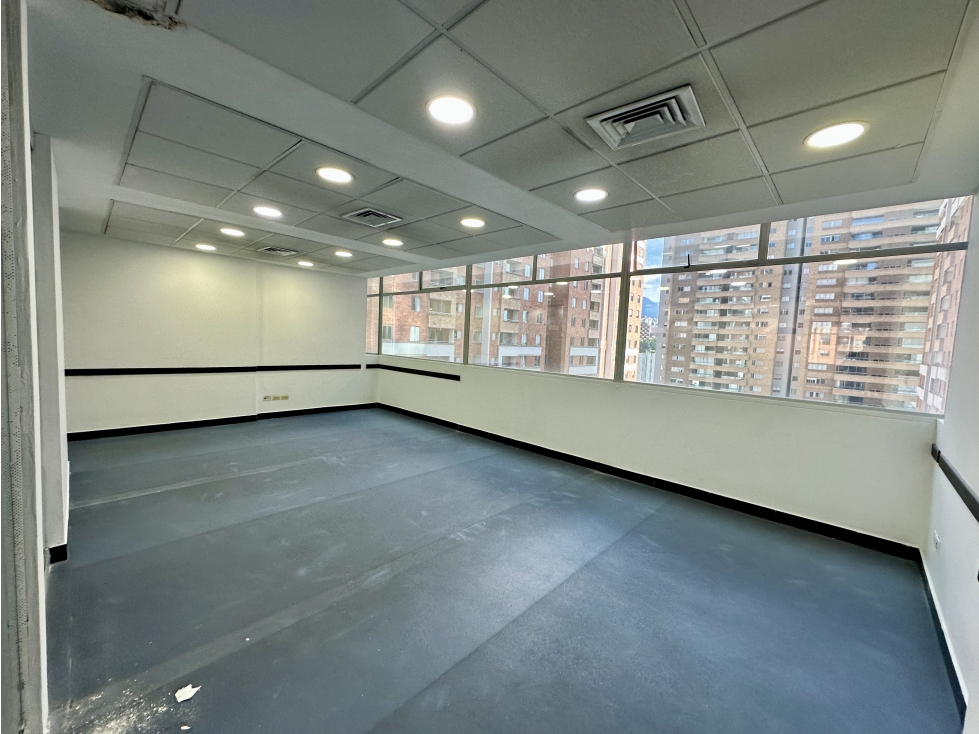 Arriendo y venta de oficina en Ciudad del Río - Medellín — foto 5