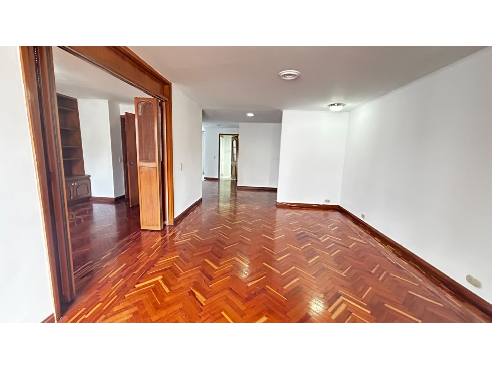 Arriendo apartamento en el Poblado, sector Milla de Oro