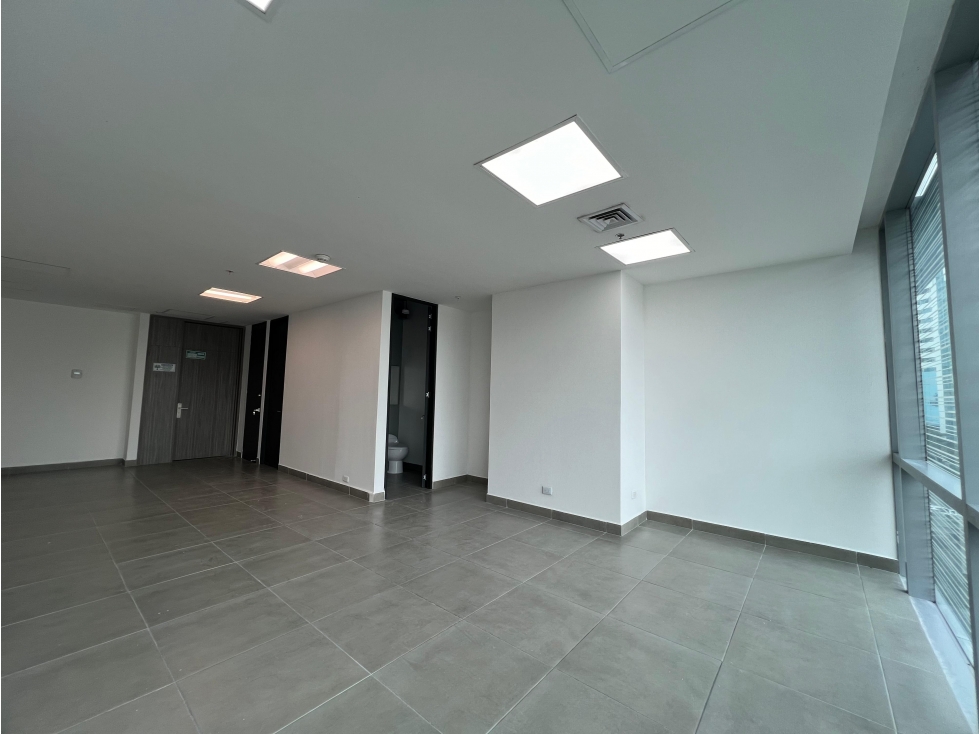 Arriendo de Oficina en Milla de Oro - Medellín — foto 5