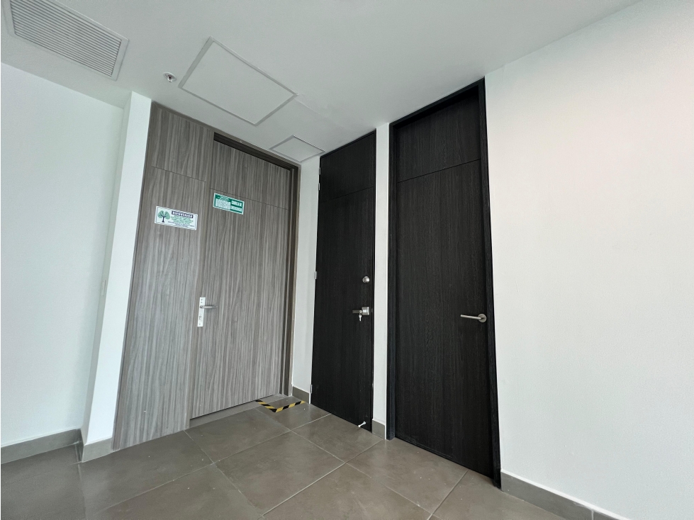 Arriendo de Oficina en Milla de Oro - Medellín — foto 3