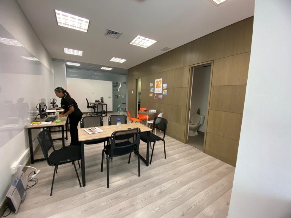 Arriendo de Oficina en Ciudad Del Río - Medellín - 4