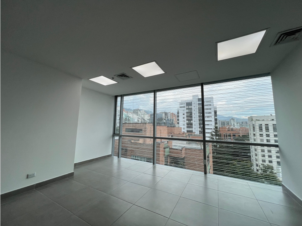 Arriendo de Oficina en Milla de Oro - Medellín — foto 4