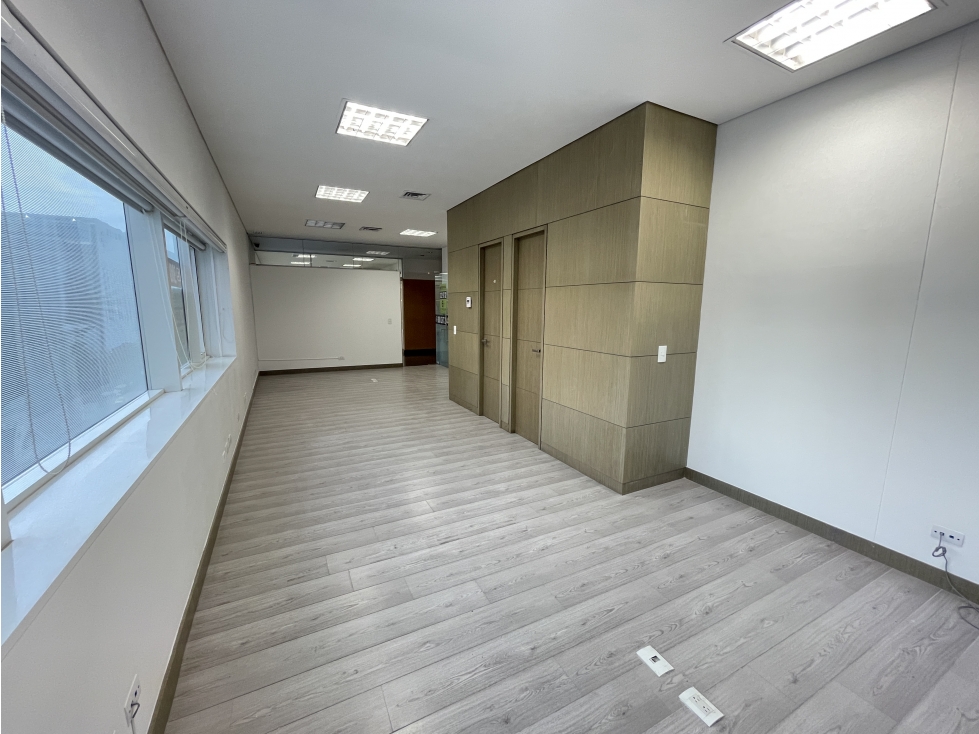 Venta de Oficina en Ciudad Del Río - Medellín — foto 3