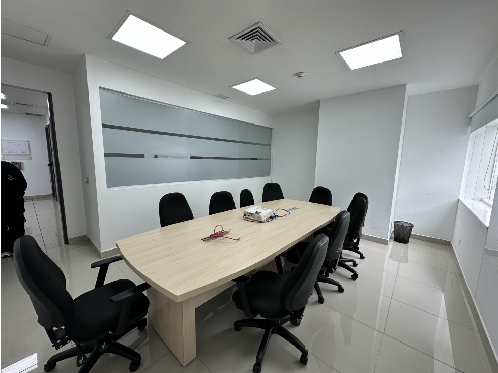 Arriendo de Oficina en Ciudad Del Río - Medellín — foto 3