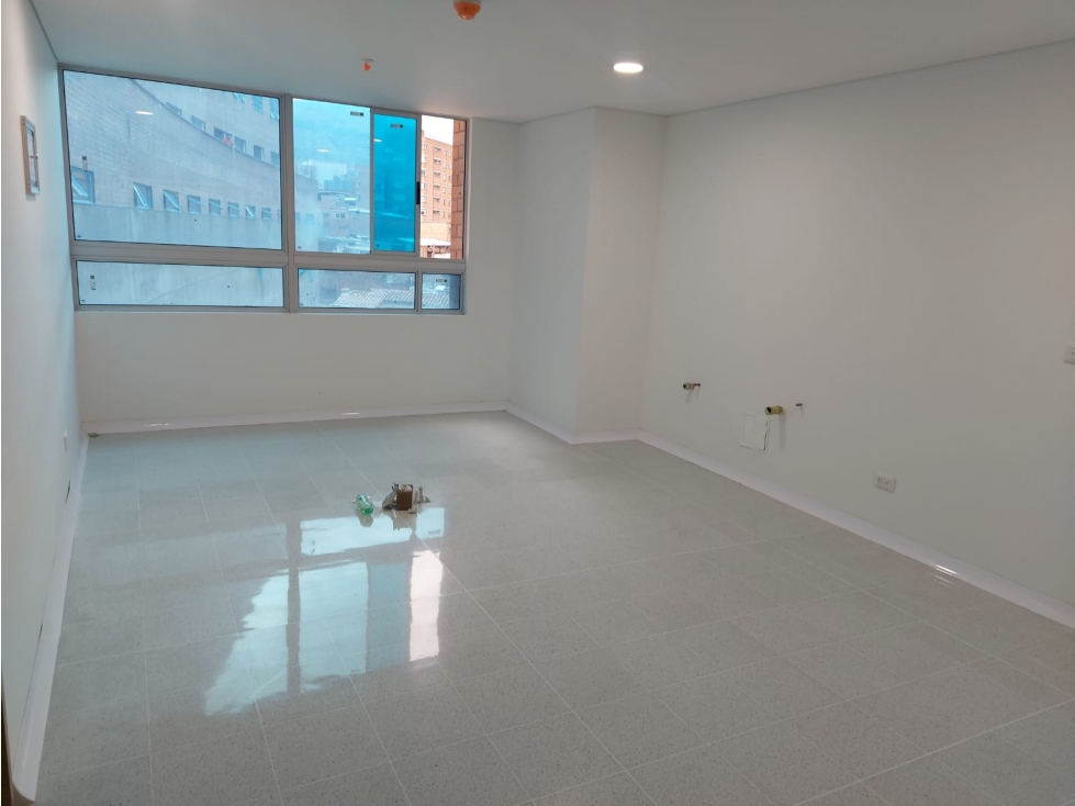 Venta de consultorio médico en San Juan con la 80 - Medellín — foto 2