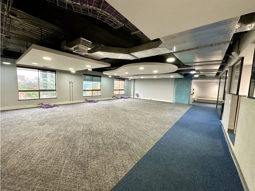 Venta y arriendo de oficina en Milla de Oro - Medellín
