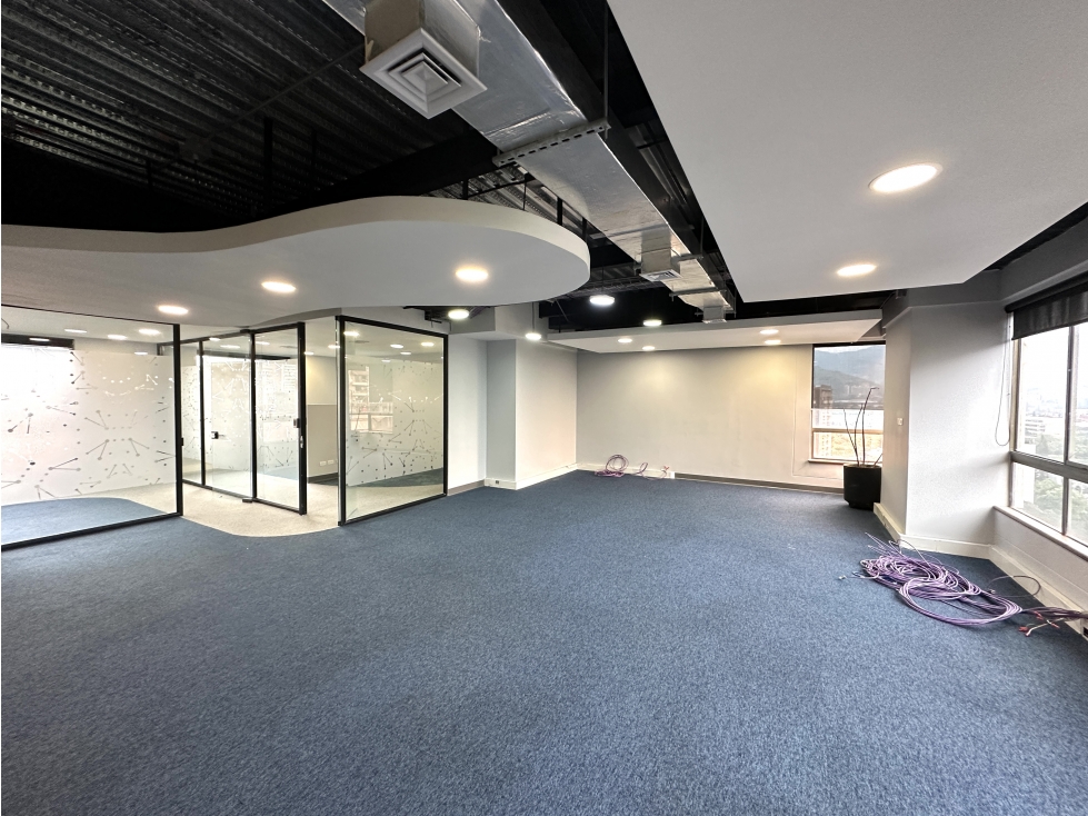 Venta y arriendo de oficina en Milla de Oro - Medellín — foto 6