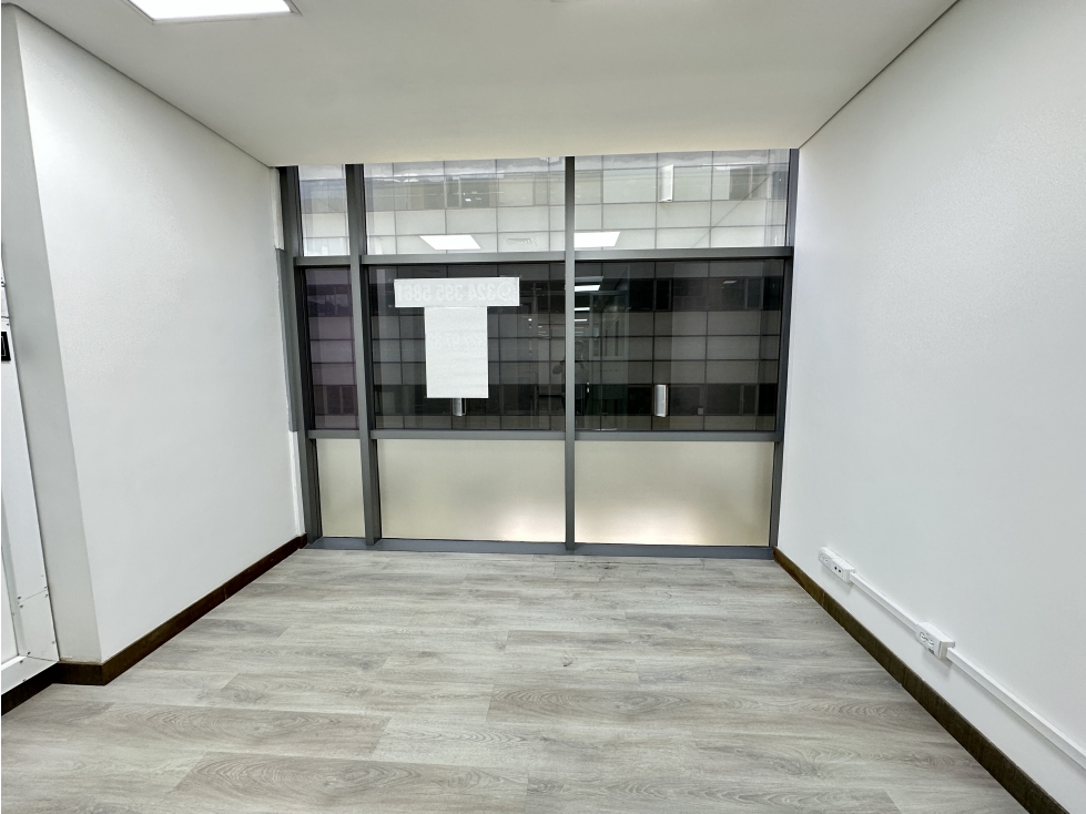 Arriendo de Oficina en Ciudad Del Río - Medellín — foto 6