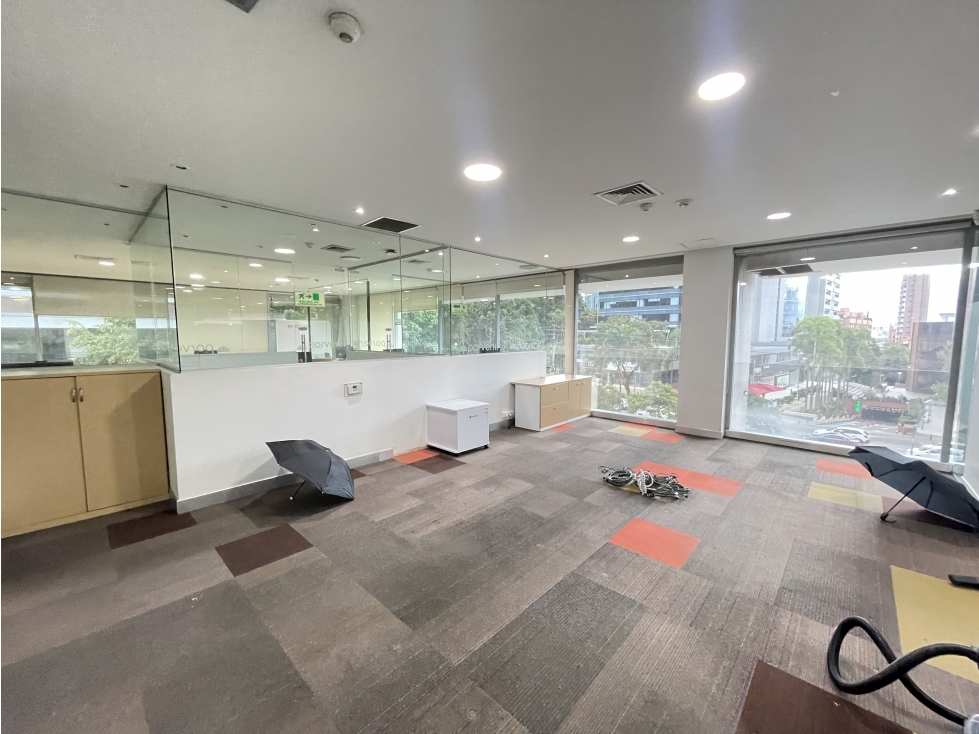 Arriendo de oficina en Milla de Oro - Medellín