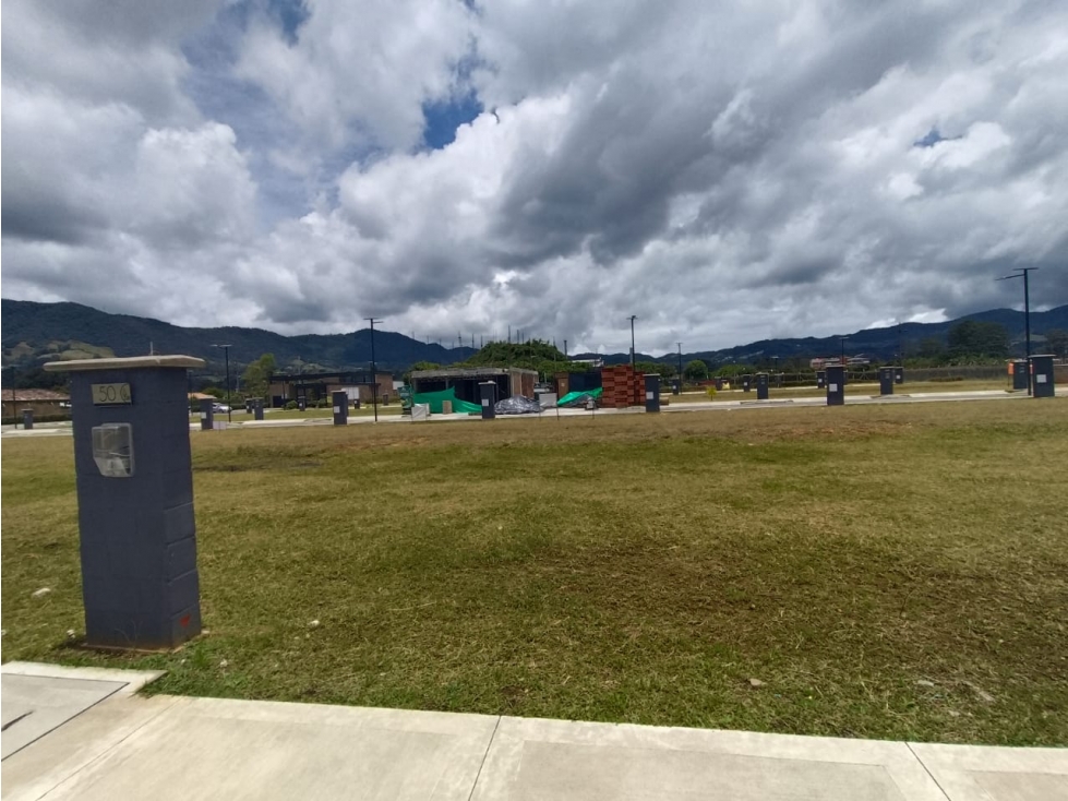 Venta de lote en unidad cerrada La Ceja