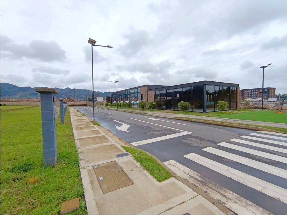 Venta de lote esquinero en unidad cerrada La Ceja — foto 2