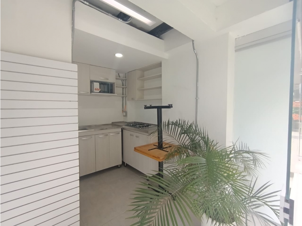 Arriendo local comercial en Ciudad Del Rio — foto 2