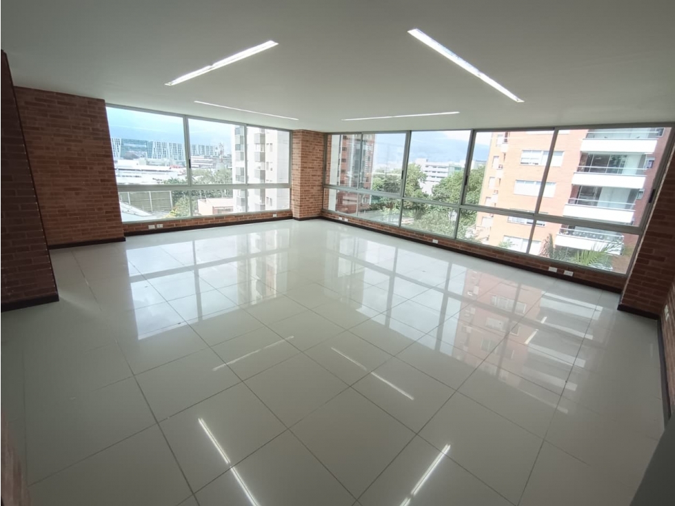 Arriendo de oficina en Medellín, sector San Julián — foto 2