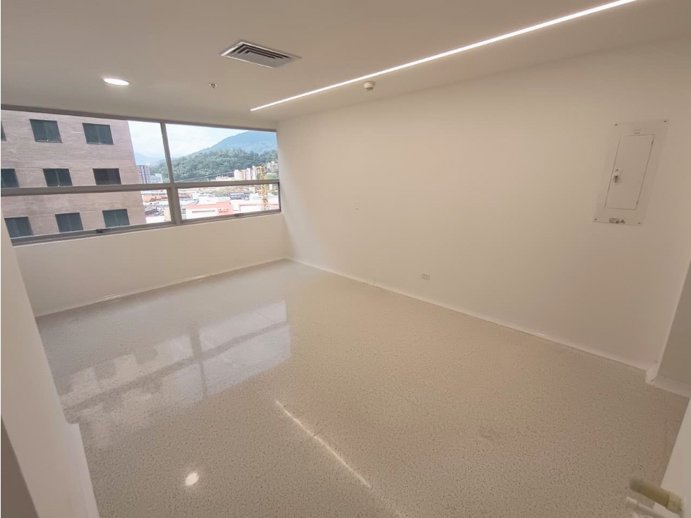 Arriendo consultorio sector ciudad del río.