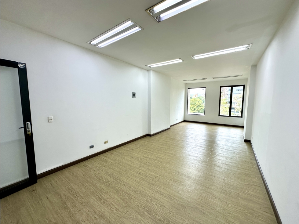 Arriendo de oficina en Medellín - sector Milla de Oro — foto 2