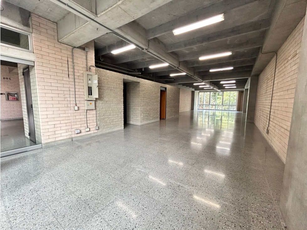 Arriendo de Oficina en Guayabal - Medellín — foto 3