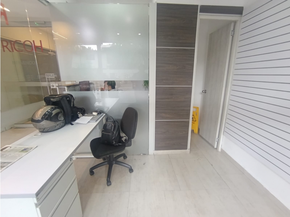 Arriendo Oficina o Local comercial en Medellin, sector Estadio — foto 3