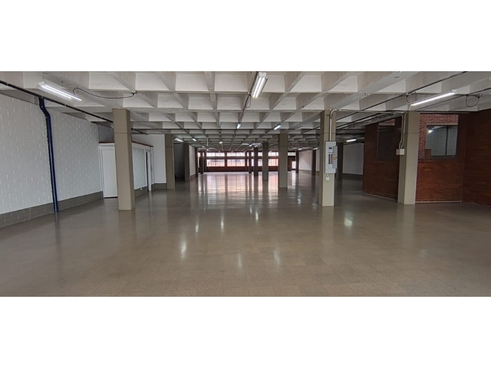 Local en arriendo en Guayabal - Medellín — foto 2