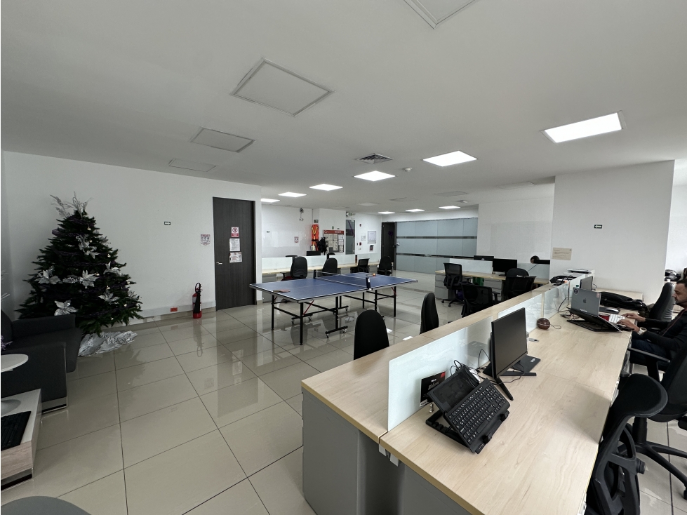 Arriendo de Oficina en Ciudad Del Río - Medellín — foto 2