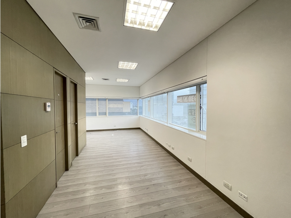 Venta de Oficina en Ciudad Del Río - Medellín — foto 2