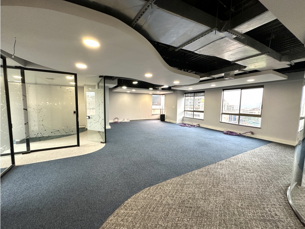 Venta y arriendo de oficina en Milla de Oro - Medellín — foto 4