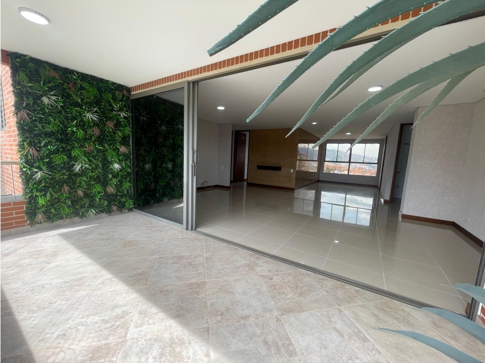 Venta de apartamento en El Poblado, sector Loma de Los Gonzales — foto 2