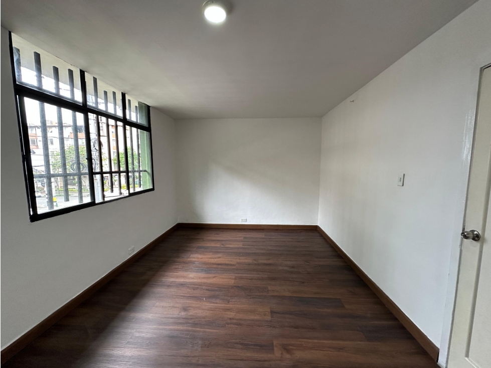 Arriendo Local Independiente en La 33 - Medellín — foto 5