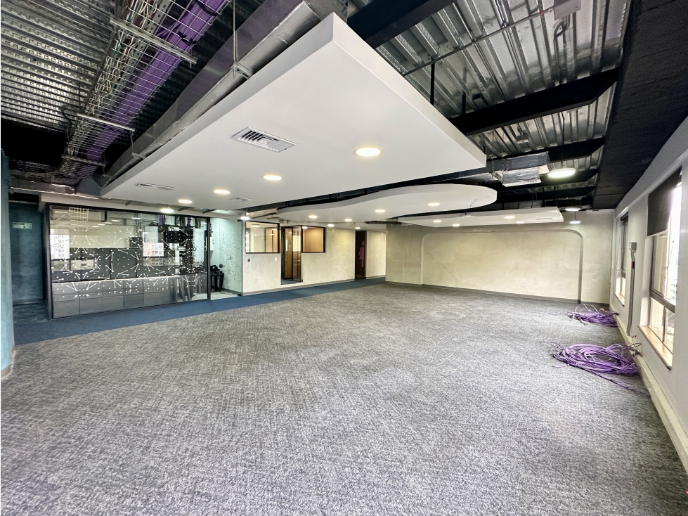 Venta y arriendo de oficina en Milla de Oro - Medellín