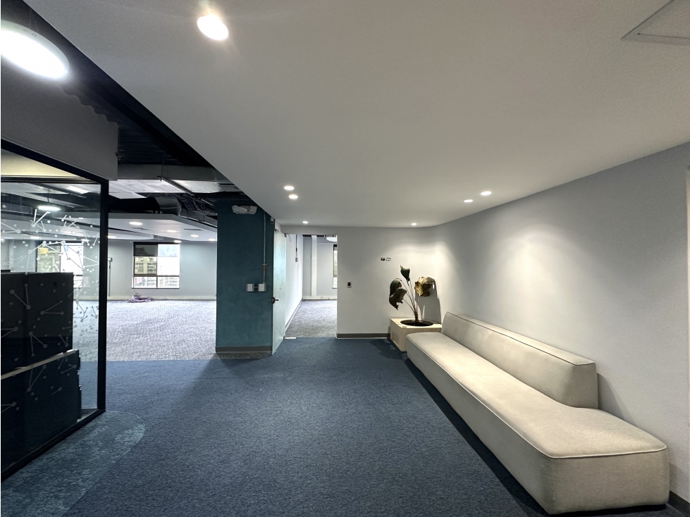 Venta y arriendo de oficina en Milla de Oro - Medellín — foto 5