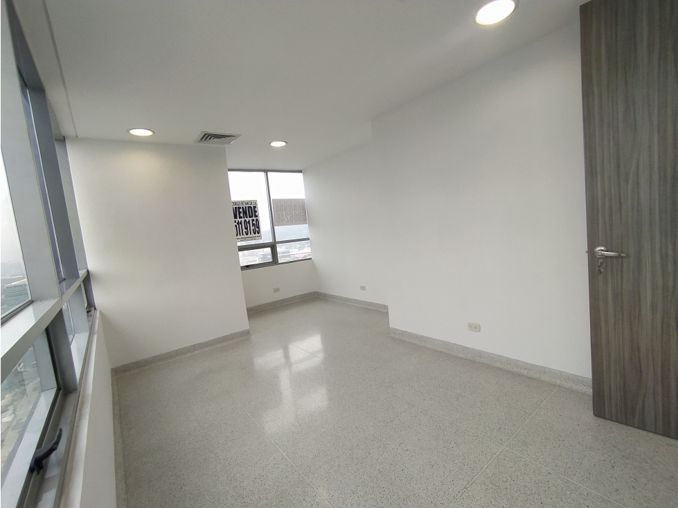 Arriendo de consultorio en Ciudad del Río en Medellín — foto 2