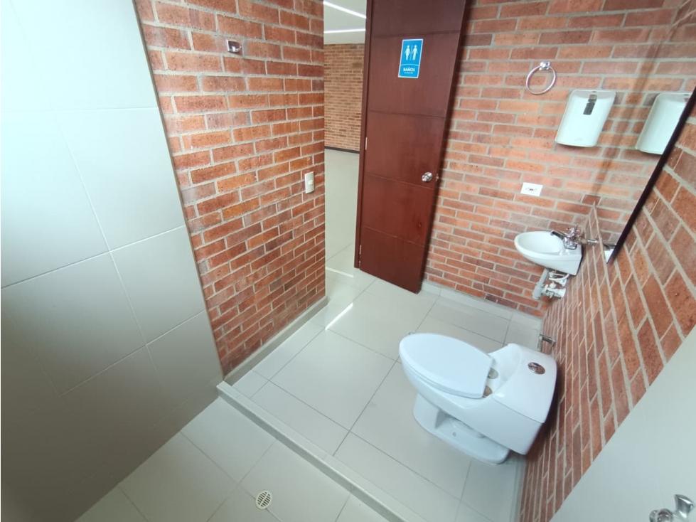 Arriendo de oficina en Medellín, sector San Julián — foto 5