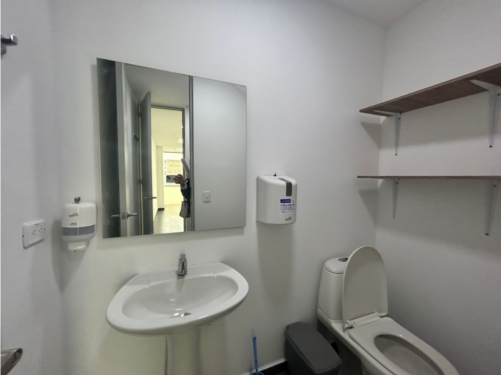 venta de Oficina o Consultorio en Av. Las Vegas - Envigado — foto 3