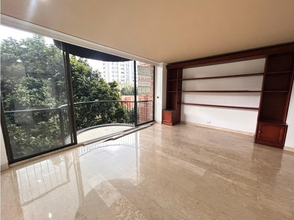 Arriendo apartamento en el Poblado, sector Milla de Oro