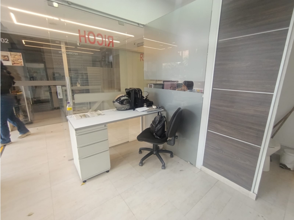 Arriendo Oficina o Local comercial en Medellin, sector Estadio — foto 2