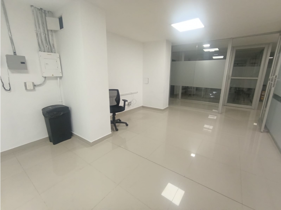 Arriendo de oficina en Medellin, sector Estadio — foto 2