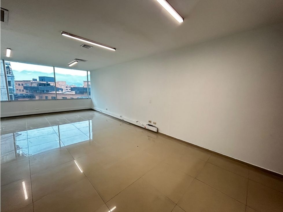 Arriendo de Oficina en Oviedo - Medellín — foto 3