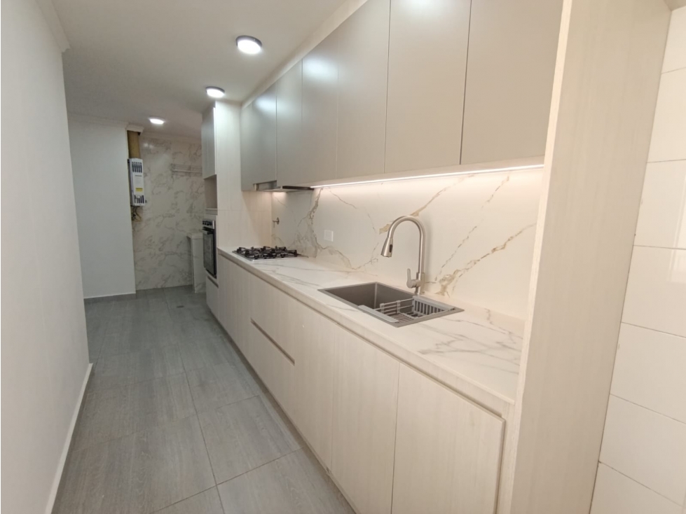 Arriendo apartamento en el Poblado, Sector de El Castillo — foto 2