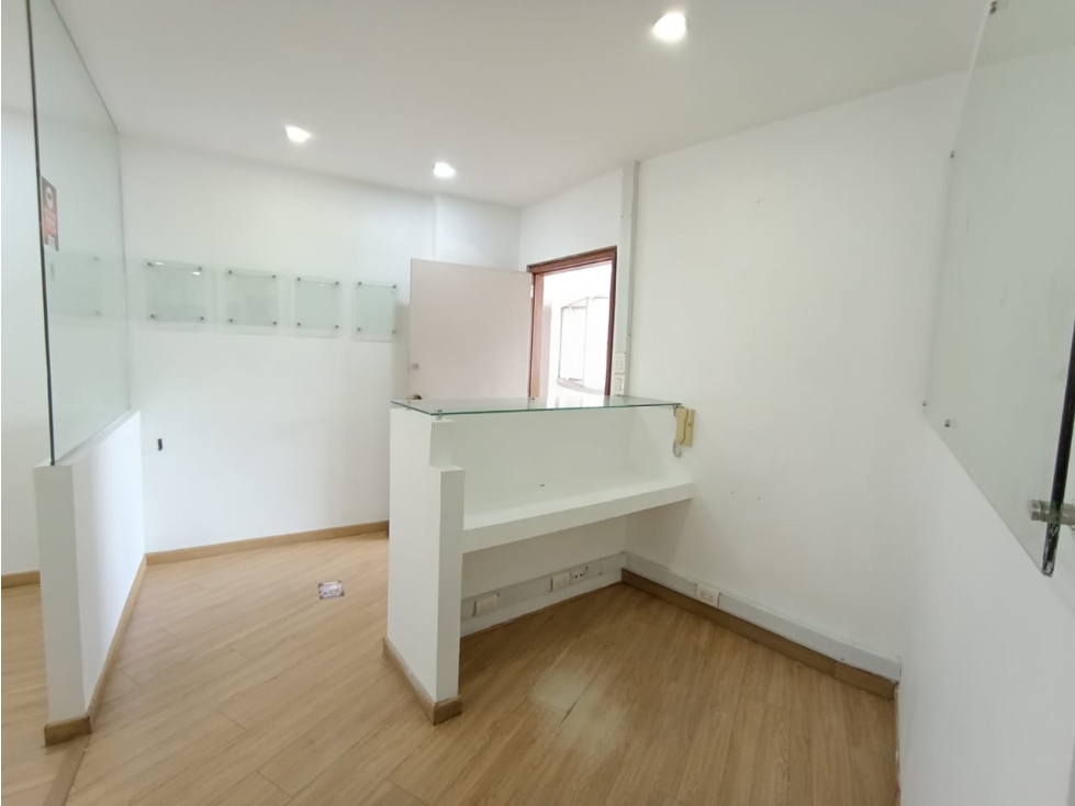 Arriendo y venta de Oficina en el Poblado - Medellin — foto 3