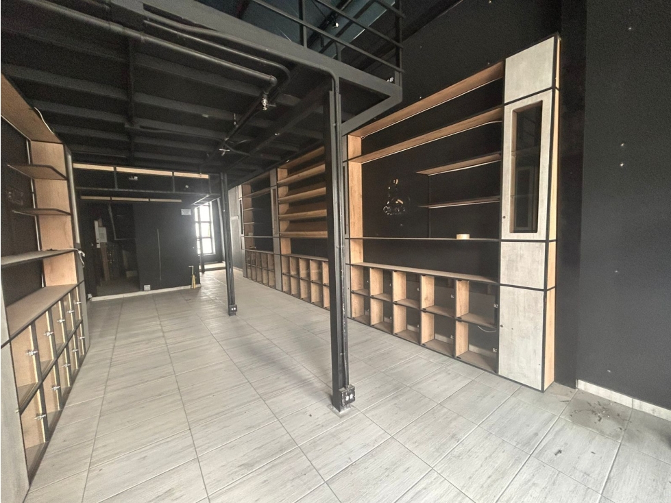 Arriendo local comercial en los Colores - Medellin — foto 2