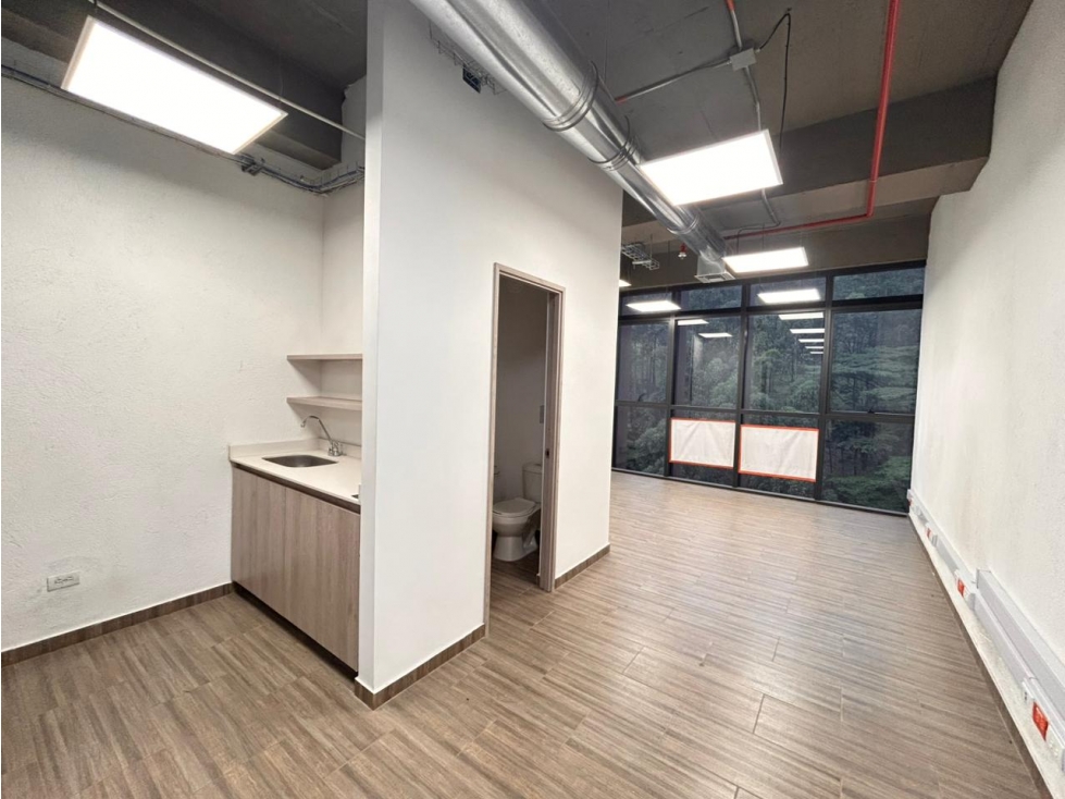 Arriendo y venta de Oficina en Medellín Sector Las Palmas — foto 5