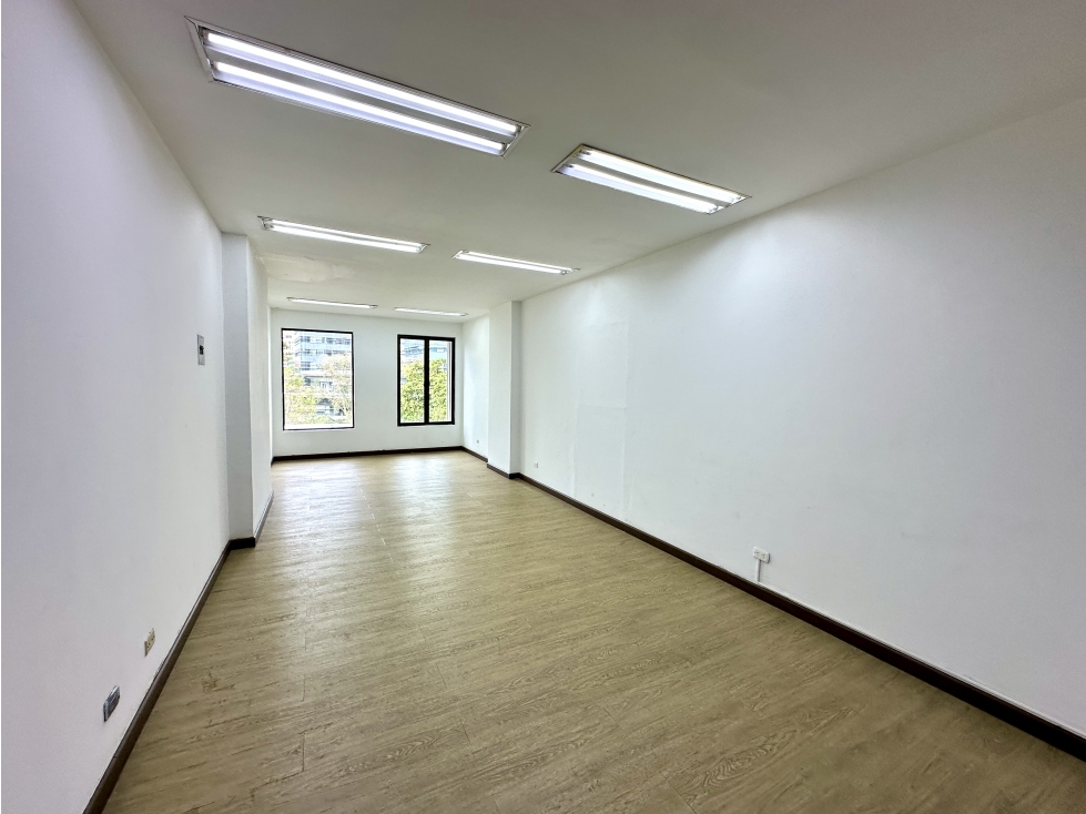 Arriendo de oficina en Medellín - sector Milla de Oro — foto 4