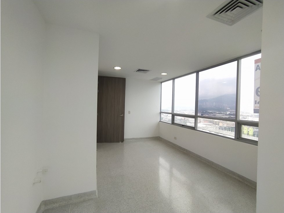 Arriendo de consultorio en Ciudad del Río en Medellín — foto 5